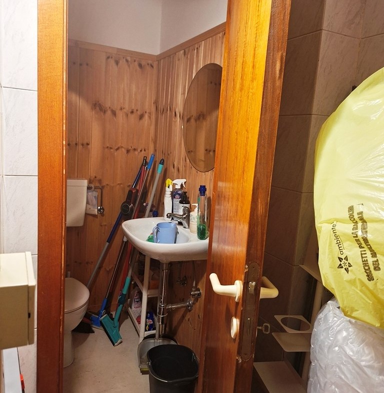 768